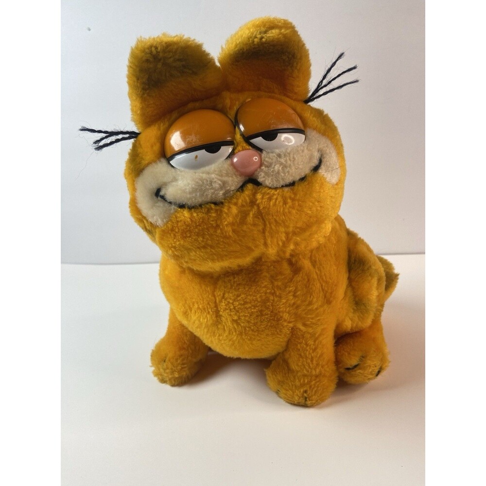 Vintage Garfield The Cat 1981 Dakin Plush Sitting 9in Sleepy Stuffed Animal Vtg